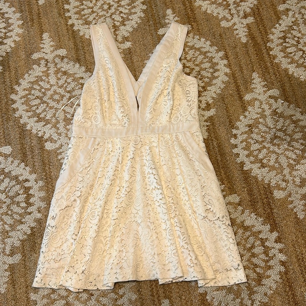 Free People size medium lace dress with pockets